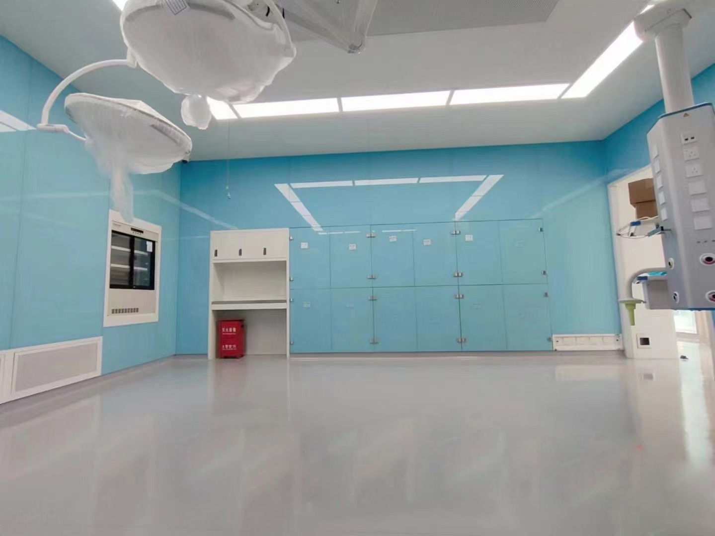 杭州玻璃层流手术室顺利完工