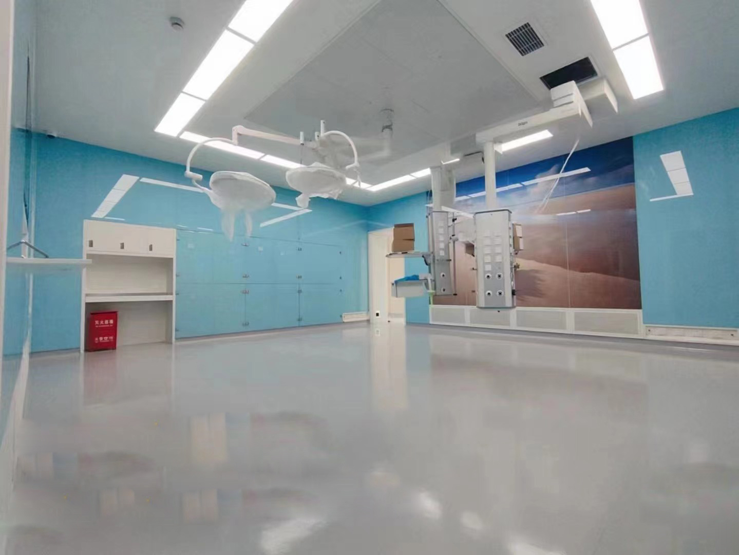 玻璃层流手术室